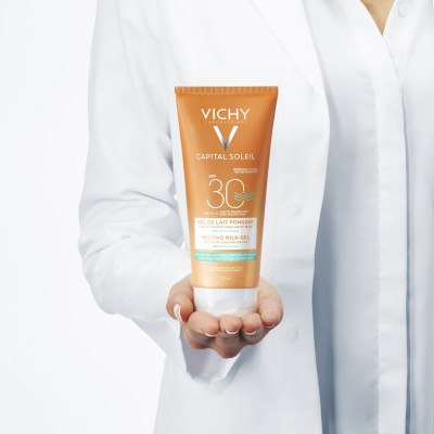 Capital Soleil Leche Gel Wet Skin SPF30 200 ml